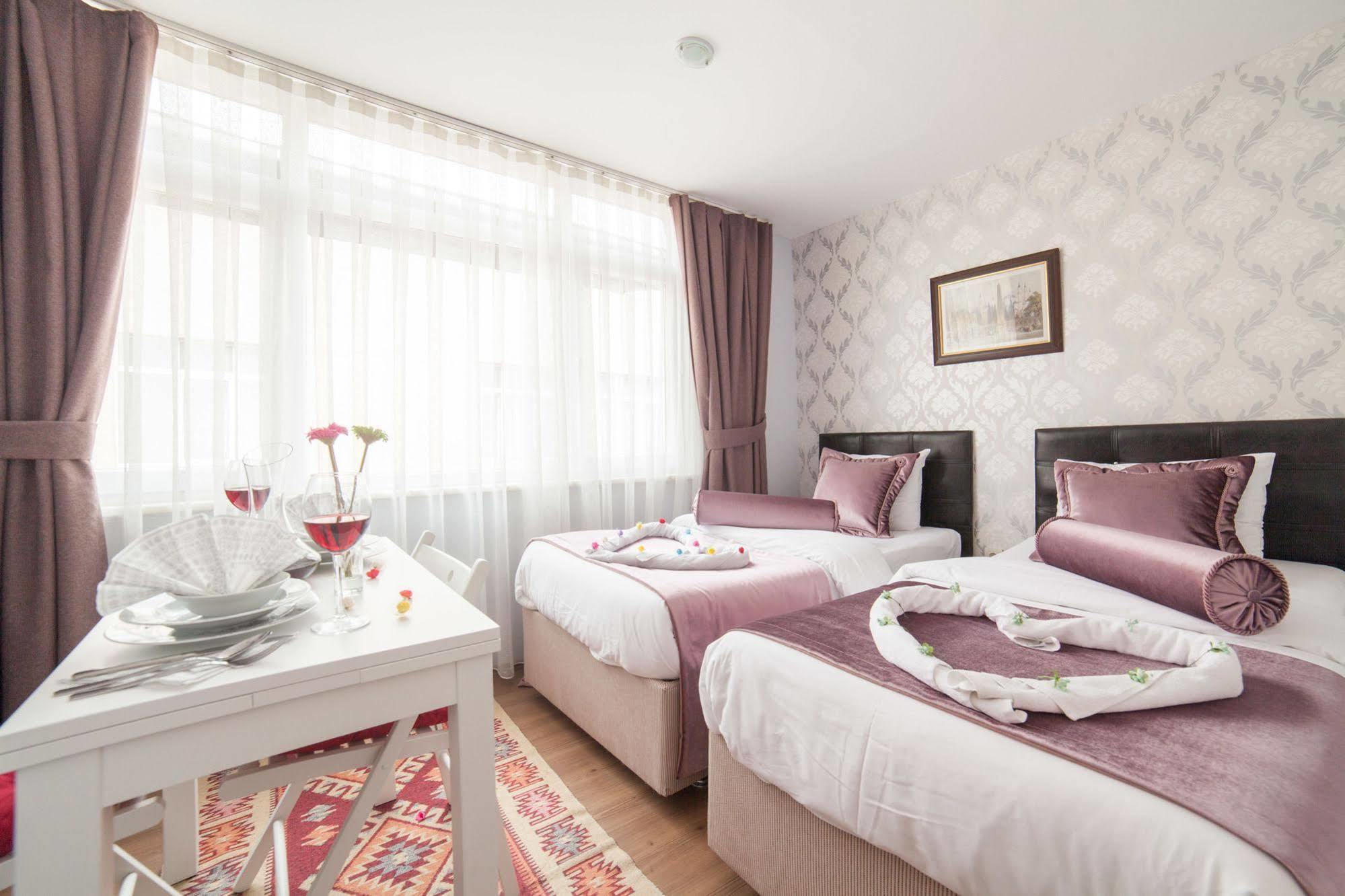 Bright Aparthotel